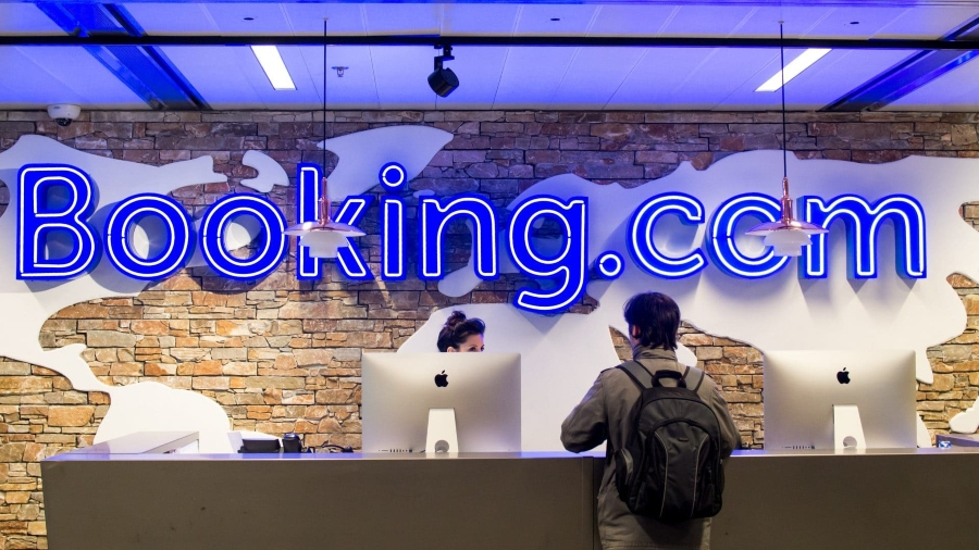 Booking.com: Το 84% των Ελλήνων επιδιώκει πιο βιώσιμα ταξίδια