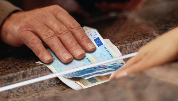 Πληρώθηκαν μεγαλύτερες συντάξεις τον Μάρτιο από λάθος