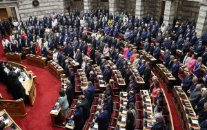 Θυροκολλήθηκε το Προεδρικό Διάταγμα διάλυσης της Βουλής