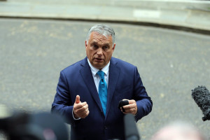 Ο Ορμπάν κάνει πίσω για την κινεζική πανεπιστημιούπολη στη Βουδαπέστη μετά τις διαδηλώσεις