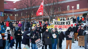 Τραμπ: Οι Δημοκρατικοί φταίνε για τον θάνατο των δύο Αμερικανών - Η αντίδραση Ομπάμα και Κλίντον