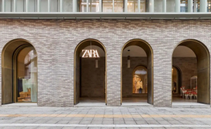 ZARA: Γιορτάζει 50 χρόνια