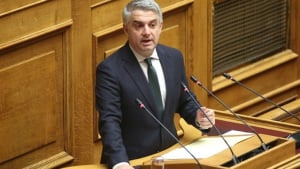 Οδυσσέας Κωνσταντινόπουλος: Παραδίδει την έδρα στο ΠΑΣΟΚ μετά τη διαγραφή του