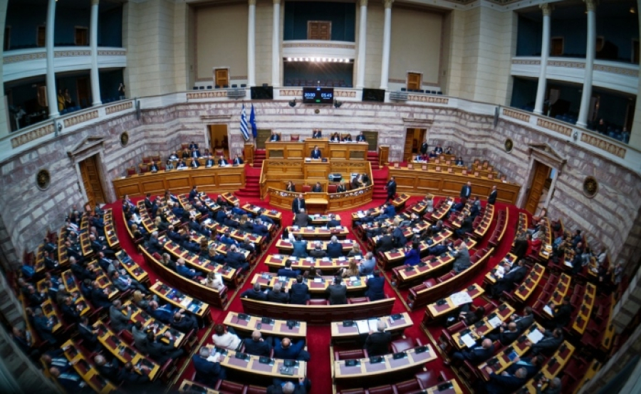 Βουλή – Μεταναστευτικό: Υπερψηφίστηκε η τροπολογία για το άσυλο