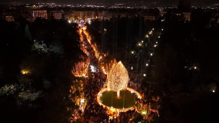 Το Χριστουγεννιάτικο Χωριό της Περιφέρειας Αττικής στο Πεδίον του Άρεως ανοίγει ξανά τις πύλες του