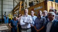 Επίσκεψη Κ. Μητσοτάκη στα Ναυπηγεία Ελευσίνας: «600 οικογένειες σώσατε»