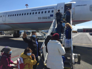 Με πτήση charter αναχώρησαν από τη Λέσβο για τη Γερμανία άλλοι 125 πρόσφυγες