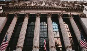 PIMCO: Η ύφεση θα κατευνάσει τις αυξήσεις επιτοκίων