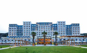 Με αλλαγές τα υγειονομικά πρωτόκολλα στον τουρισμό εφέτος