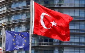 Έκθεση ΕΕ για Τουρκία: Καμία πρόοδος στην ένταξη, συνεχίζει να απειλεί Ελλάδα και Κύπρο