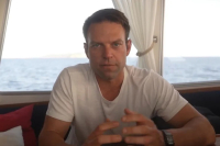 Στ. Κασσελάκης: Ο κόσμος αγκομαχά, δεν ζει στον "παράδεισο" που θέλει να παρουσιάζει η κυβέρνηση