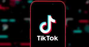 TikTok: "Βλέπει" δύο δισ. δολάρια λιγότερα στα έσοδά της για το 2022