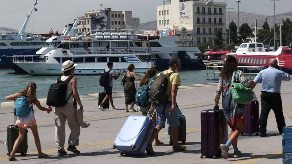 Αυξημένη η κίνηση στα λιμάνια Πειραιά, Ραφήνας και Λαυρίου