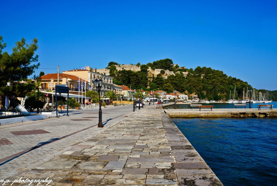 Αίτηση για παραχώρηση δημόσιου χώρου κατέθεσαν οι καταστηματάρχες της παραλίας της Βόνιτσας