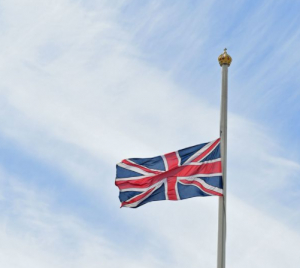 Νεκρός ο βουλευτής που δέχθηκε επίθεση με μαχαίρι