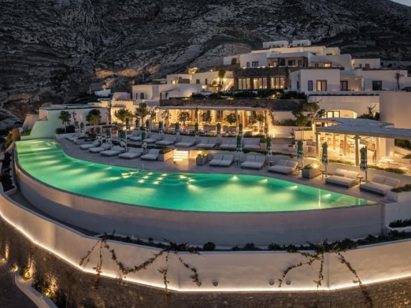 Sandblu Santorini: Το πρώτο ξενοδοχείο της LXR Hotels &amp; Resorts στην Ελλάδα
