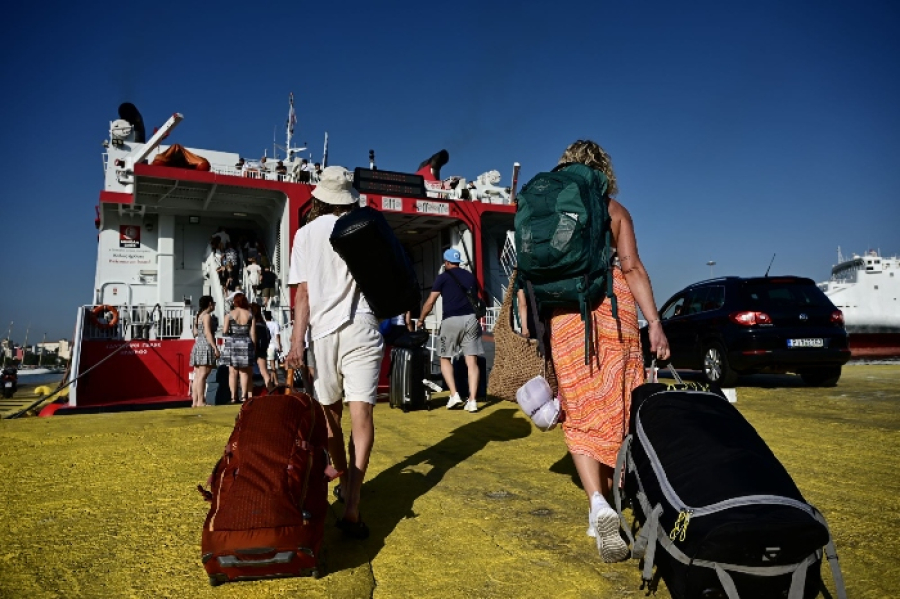 Κορυφώνεται η έξοδος του Δεκαπενταύγουστου: «Άδειασε» η Αθήνα - Φεύγουν και οι τελευταίοι αδειούχοι