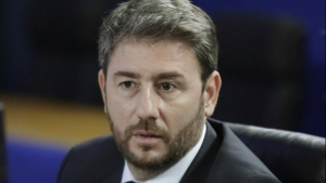 Ανδρουλάκης: Να μην περιμένουν σωσίβιο από το ΠΑΣΟΚ Μητσοτάκης και Τσίπρας