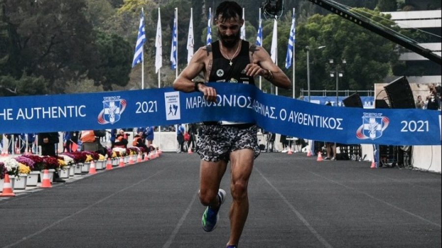 Μαραθώνιος: Μεγάλος νικητής ο Κώστας Γκαλεούζος, κατέρριψε ρεκόρ 17 ετών (vid)