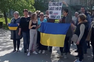 Ουκρανία: Οι ρωσικές δυνάμεις έριξαν δακρυγόνα για να διαλύσουν μια διαδήλωση κατοίκων της Χερσώνας