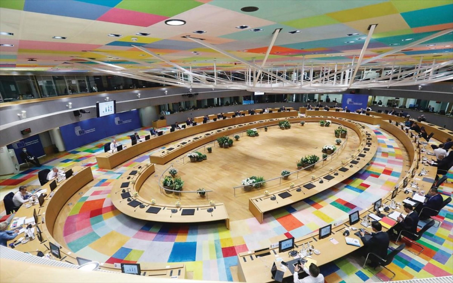 Πως η Κομισιόν θα υπολογίσει τα υπερκέρδη των διυλιστηρίων