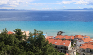 Χαλκιδική: "Πάγωσαν" 8 στις 10 συμφωνίες για πωλήσεις ακινήτων σε Ρώσους αγοραστές