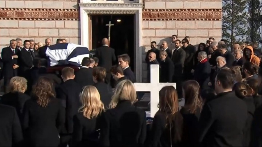 Ενταφιάστηκε στο Τατόι ο τέως βασιλιάς Κωνσταντίνος