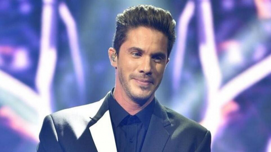 Νίκος Οικονομόπουλος: Εξιτήριο για τον δημοφιλή τραγουδιστή που προσβλήθηκε από κορονοϊό