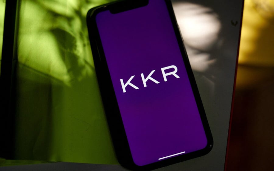 KKR: Προχώρησε σε δεσμευτική προσφορά για το τηλεφωνικό δίκτυο της Telecom Italia