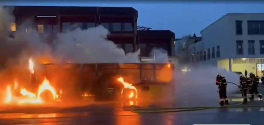 Ελβετία: Τουλάχιστον έξι νεκροί σε πυρκαγιά που ξέσπασε σε λεωφορείο