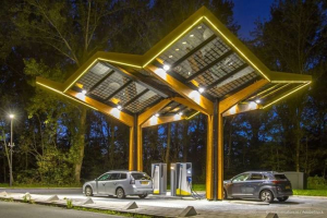 Νέοι κανόνες για περισσότερους σταθμούς φόρτισης αυτοκινήτων, καθαρότερα καύσιμα στα πλοία