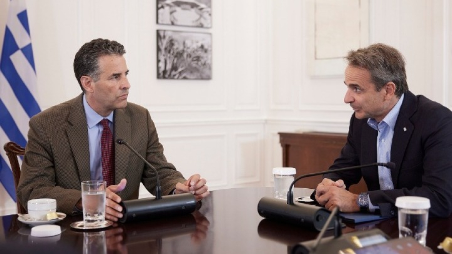Συνάντηση Μητσοτάκη με τον αμερικανό John Sarbanes
