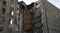 Ουκρανία: Επτά οι νεκροί από πλήγμα ρουκέτας στο κτίριο της περιφερειακής διοίκησης του Μικολάγιφ