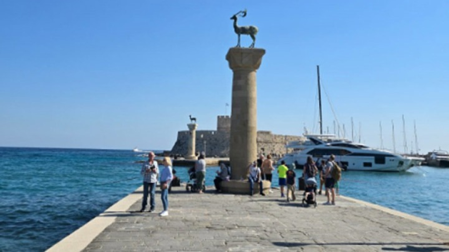 Από τη Σύμη ως το Καστελόριζο: Τα «διαμάντια» του Νοτίου Αιγαίου λάμπουν - Ρεκόρ αφίξεων στη Ρόδο το 2025