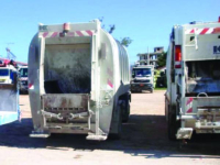 Τραγωδία στο Ξυλόκαστρο: ΙΧ έπεσε πάνω σε απορριμματοφόρο και σκότωσε υπάλληλο καθαριότητας