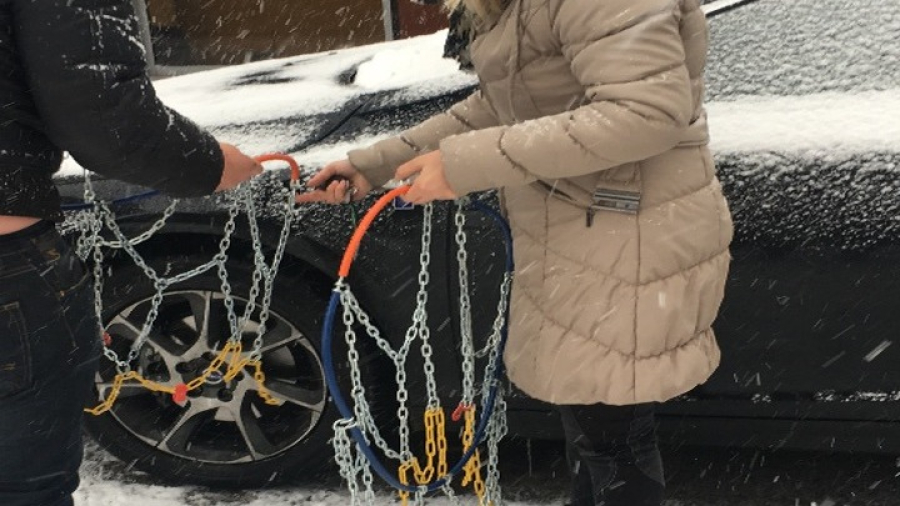 Τροχαία Αττικής: Υποχρεωτικές οι αλυσίδες στα αυτοκίνητα από τις 22:00 της Δευτέρας