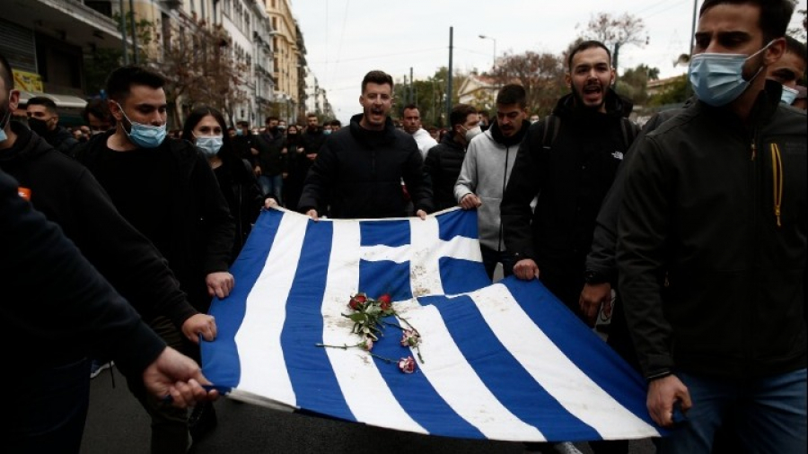 Πολυτεχνείο: Στην αμερικάνικη πρεσβεία η κεφαλή της πορείας