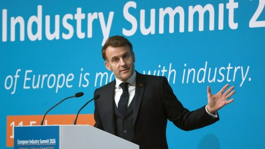 Μακρόν: Η έκδοση ευρωομολόγων λύση απέναντι στις "οικονομικές απειλές" της Κίνας και των ΗΠΑ