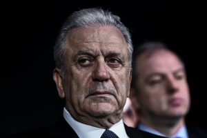 Βουλή: Ομόφωνα άρση ασυλίας του Αβραμόπουλου εισηγείται η Επιτροπή Δεοντολογίας