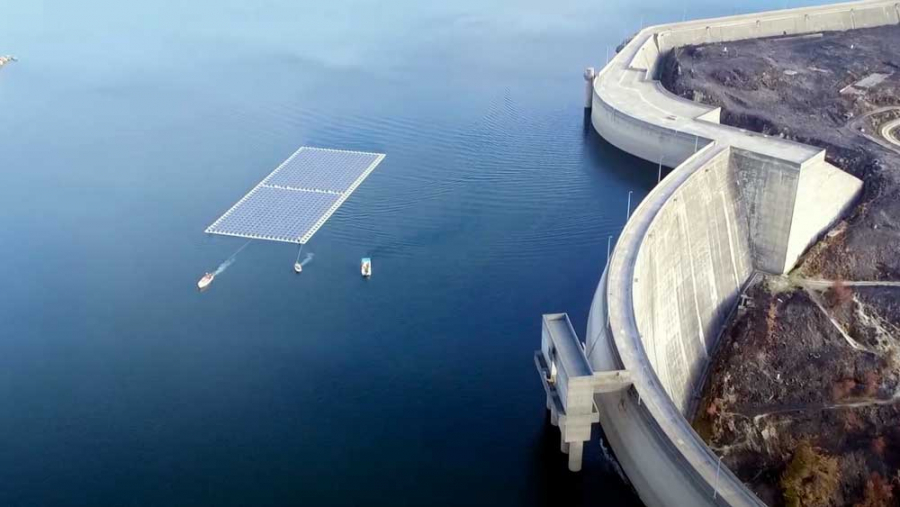 Πορτογαλία: Τίθεται σε λειτουργεία τον Ιούλιο το μεγαλύτερο πλωτό ηλιακό πάρκο της Ευρώπης