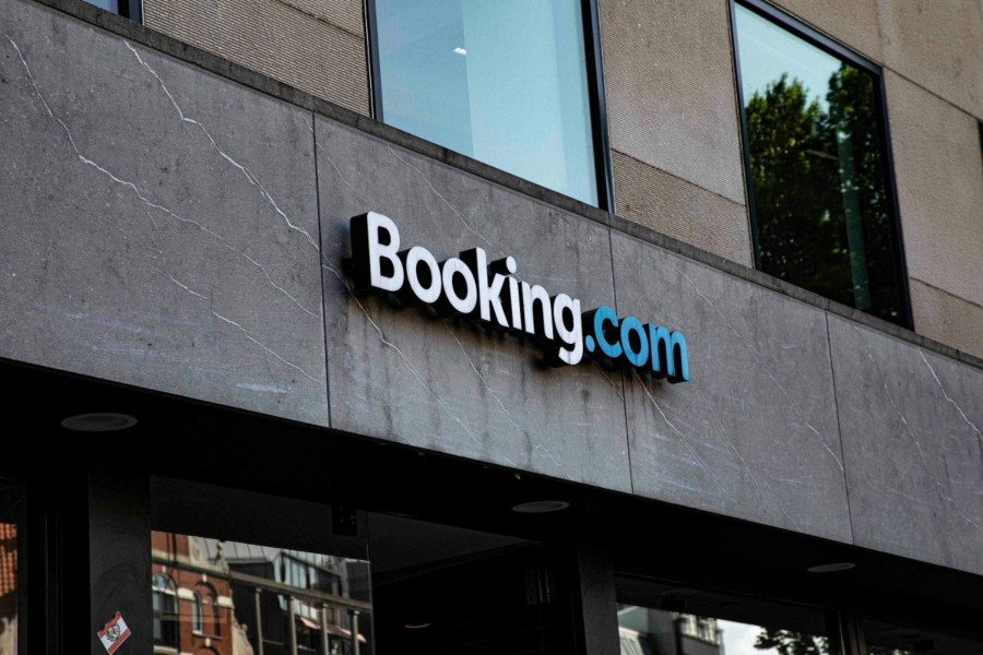 Έρευνα της ΕΕ για τη Booking.com: Στο στόχαστρο εικονικές καταχωρίσεις και διαδικτυακές απάτες