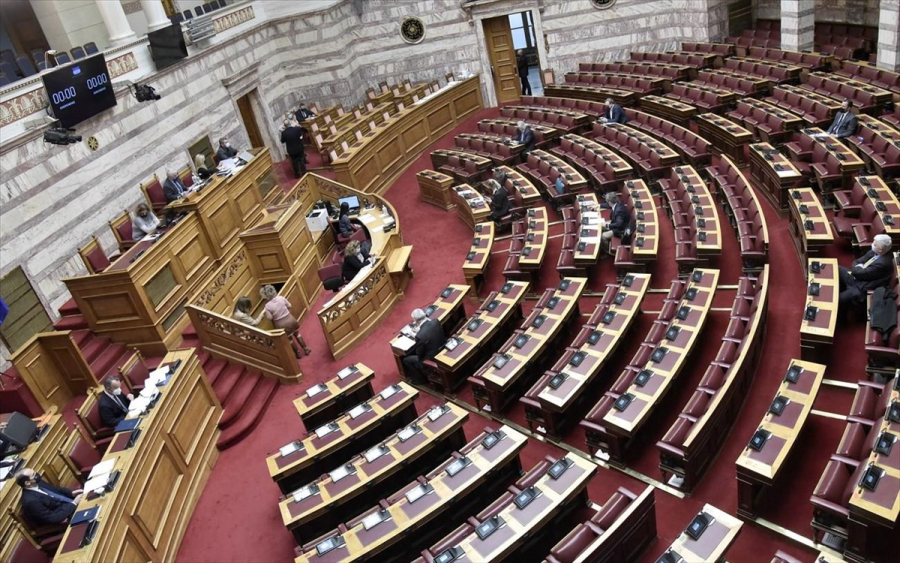 Βουλή: Ψηφίζεται απόψε από την Ολομέλεια το πολυνομοσχέδιο για το περιβάλλον