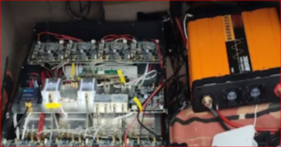 Σύλληψη δύο Κινέζων για απάτες - Πώς έστηναν ψεύτικες κεραίες κινητής και άδειαζαν τραπεζικούς λογαριασμούς