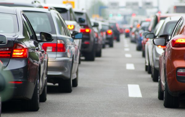 Σύγκρουση τριών αυτοκινήτων στην Αττική Οδό - Σημαντικές καθυστερήσεις από Ανθούσα ως Κάντζα