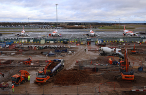 Βρετανία: Πυρκαγιά στο αεροδρόμιο Heathrow - Διακοπή ηλεκτροδότησης, αναστέλλει τη λειτουργία του