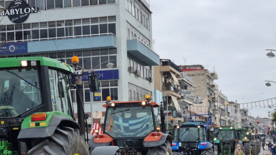 Τρίκαλα: Με τρακτέρ σε κεντρικούς δρόμους της πόλης οι αγρότες