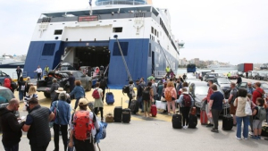 Μετ’ εμποδίων η έξοδος του Δεκαπενταύγουστου λόγω ισχυρών ανέμων - Πού ισχύει το απαγορευτικό