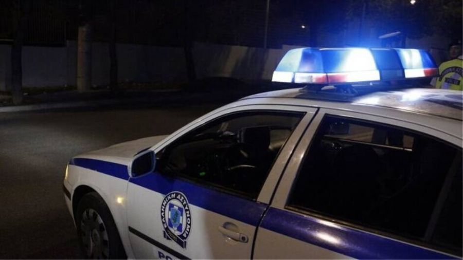 Συμπλοκή με πυροβολισμούς έξω από μπαρ στο Περιστέρι