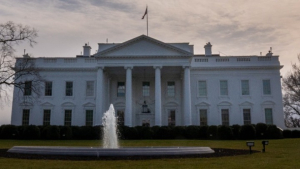 Ο Λευκός Οίκος προειδοποιεί εναντίον του κινδύνου δημοσιονομικής παράλυσης των ΗΠΑ