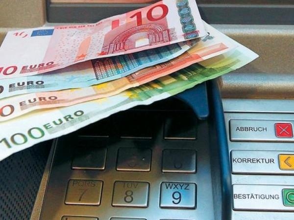 Δωρεάν οι αναλήψεις στα ΑΤΜ ελληνικών τραπεζών από Δευτέρα 11 Αυγούστου